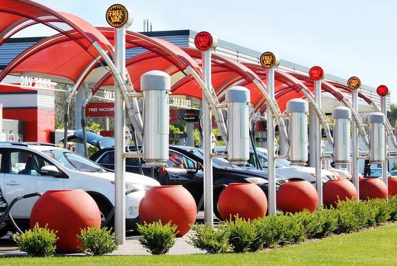 Photo of free vacuums at Tommy's Express